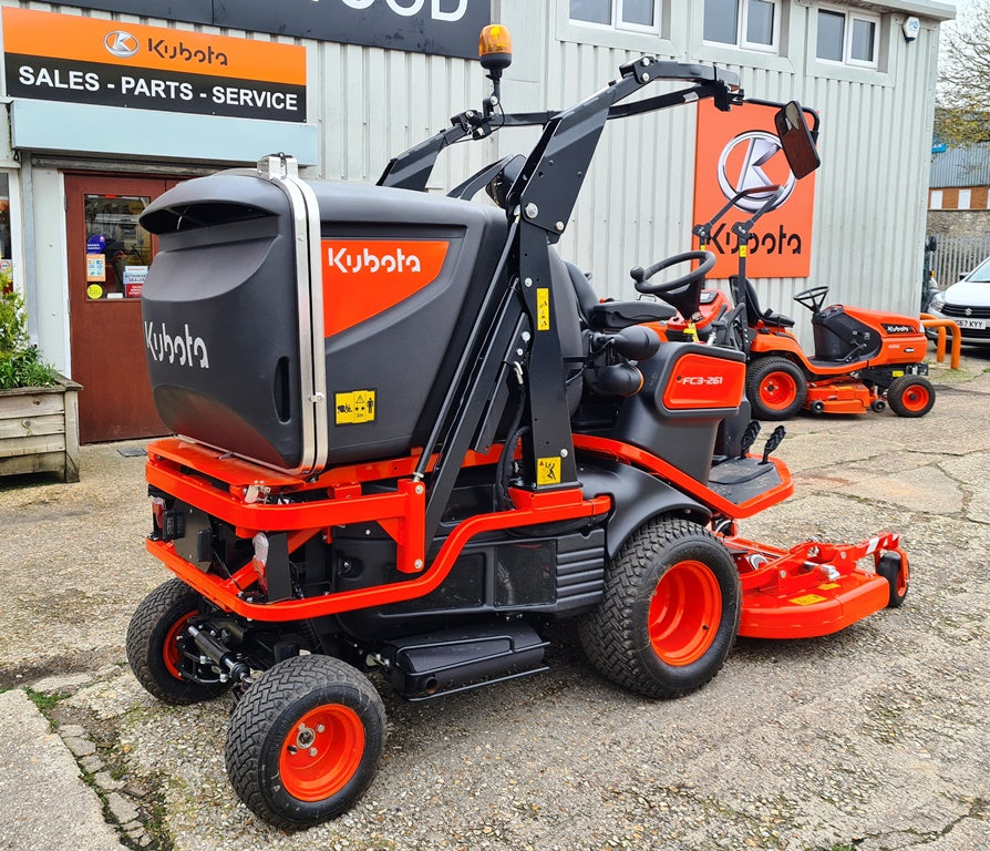 KUBOTA FC3-261 Rideon Mower with High Dump Collector