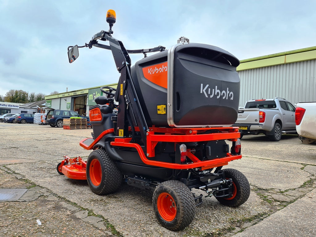 KUBOTA FC3-261 Rideon Mower with High Dump Collector