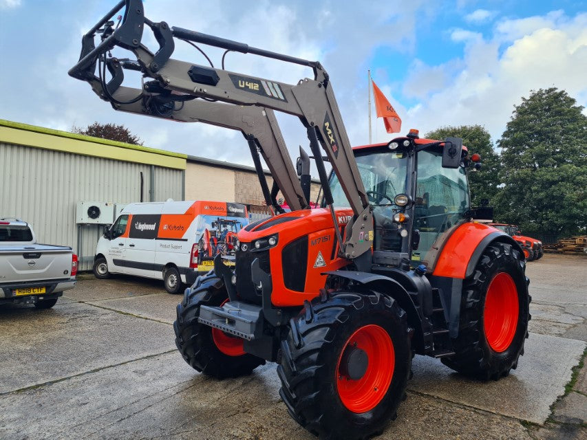 Kubota M7151 150hp F30/R15 Tractor with MX loader