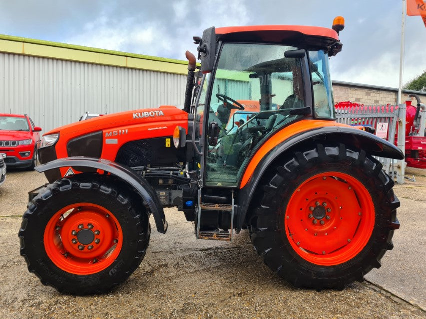 Kubota M5-111 113hp 36/36 Tractor