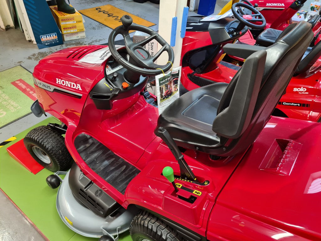 Honda HF2625 HME 122cm Rideon Mower