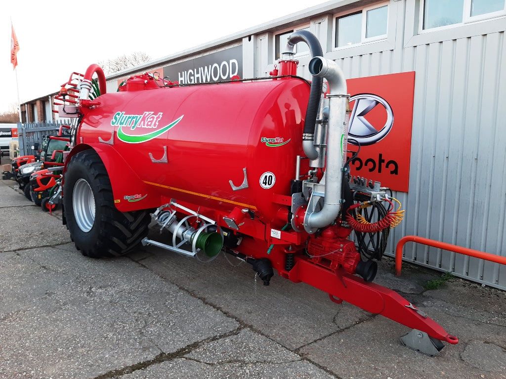 SlurryKat 2750G Tanker with 9m Dribble bar