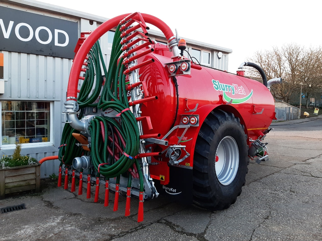 SlurryKat 2750G Tanker with 9m Dribble bar