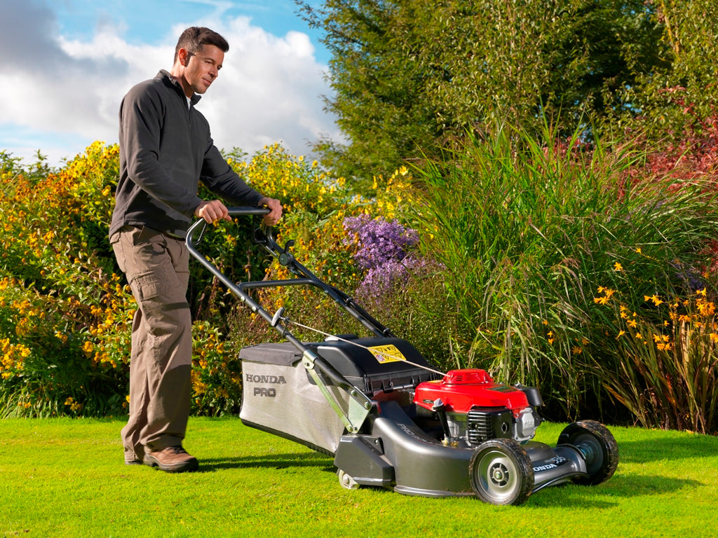 Honda HRH-536QX Self Drive Roller Mower