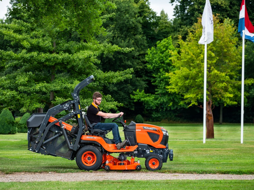 KUBOTA G231 HD Rideon Mower with 48" Deck and High Dump Collector