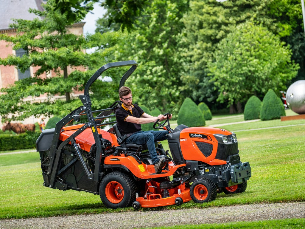 KUBOTA G231 HD Rideon Mower with 48" Deck and High Dump Collector