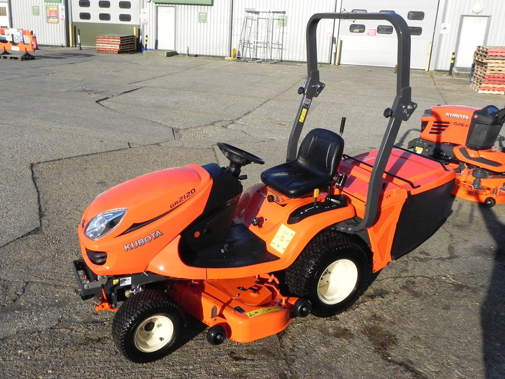 KUBOTA GR2120 II 48" deck - Rideon Mower