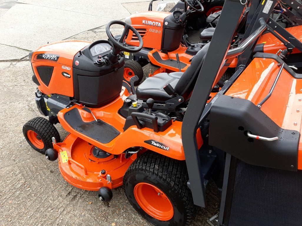 KUBOTA G261LD Rideon Mower