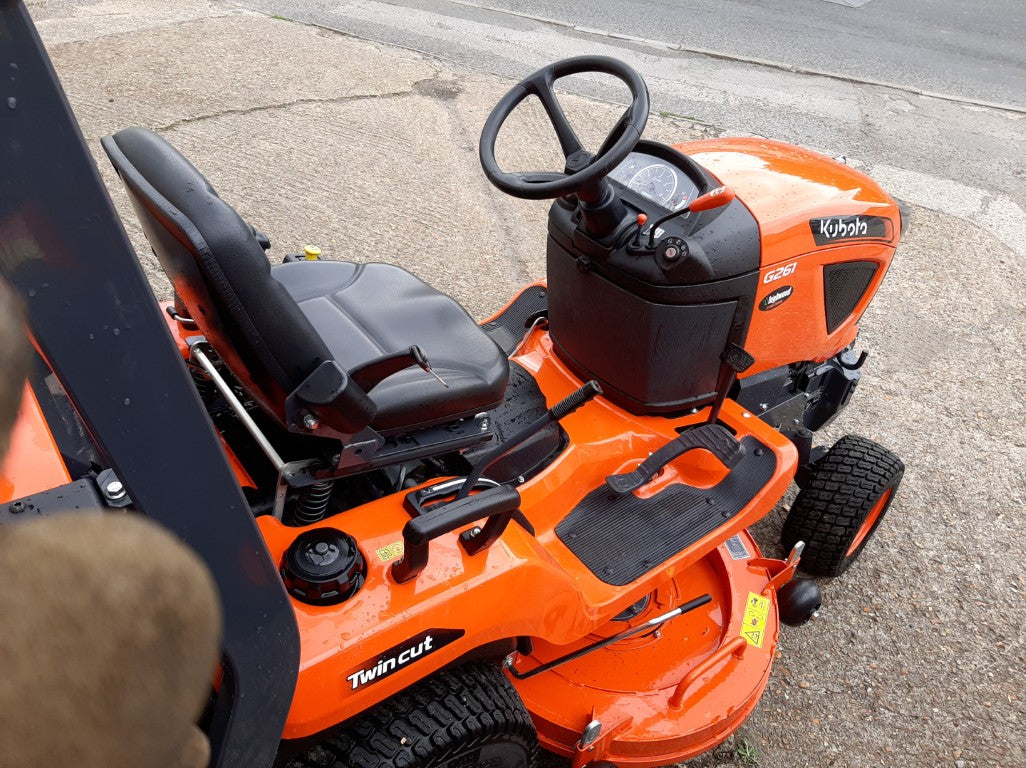 KUBOTA G261LD Rideon Mower