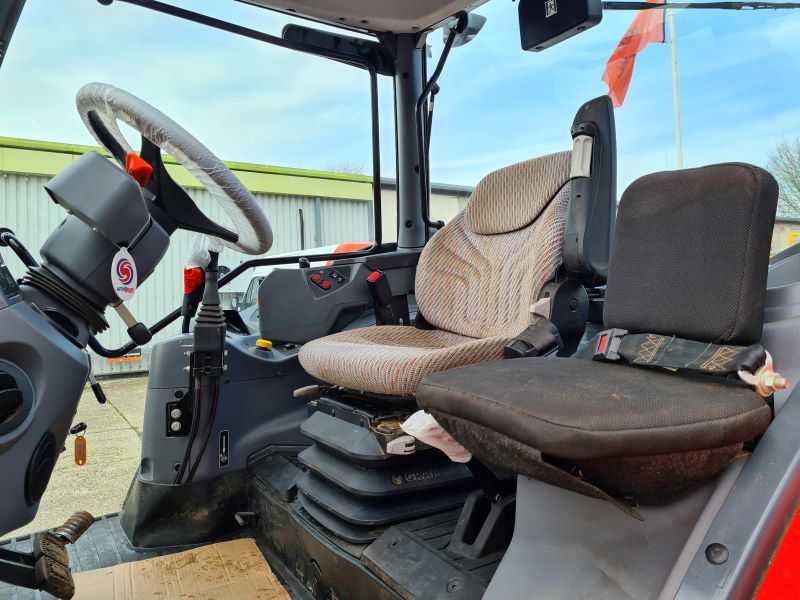 Kubota M135GX-IV Tractor with Quicke Q4s Loader