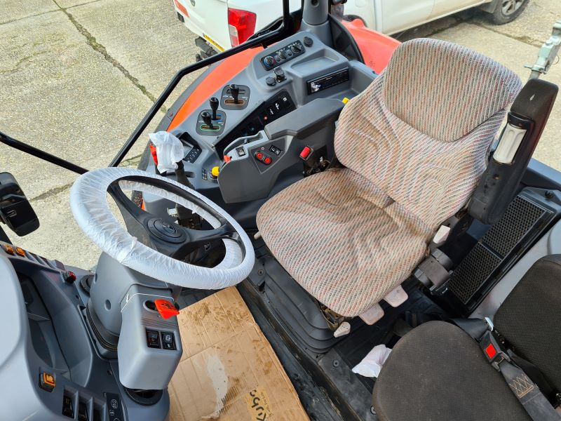 Kubota M135GX-IV Tractor with Quicke Q4s Loader