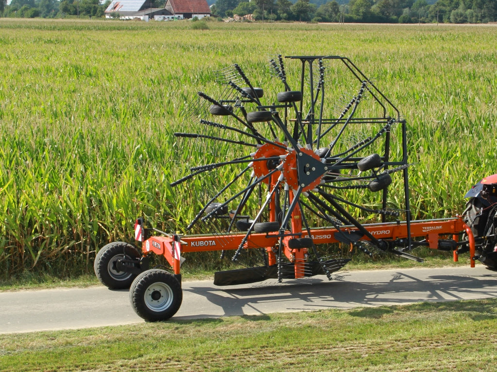 KUBOTA RA2590 HYDRO Pro 9m Twin Rake