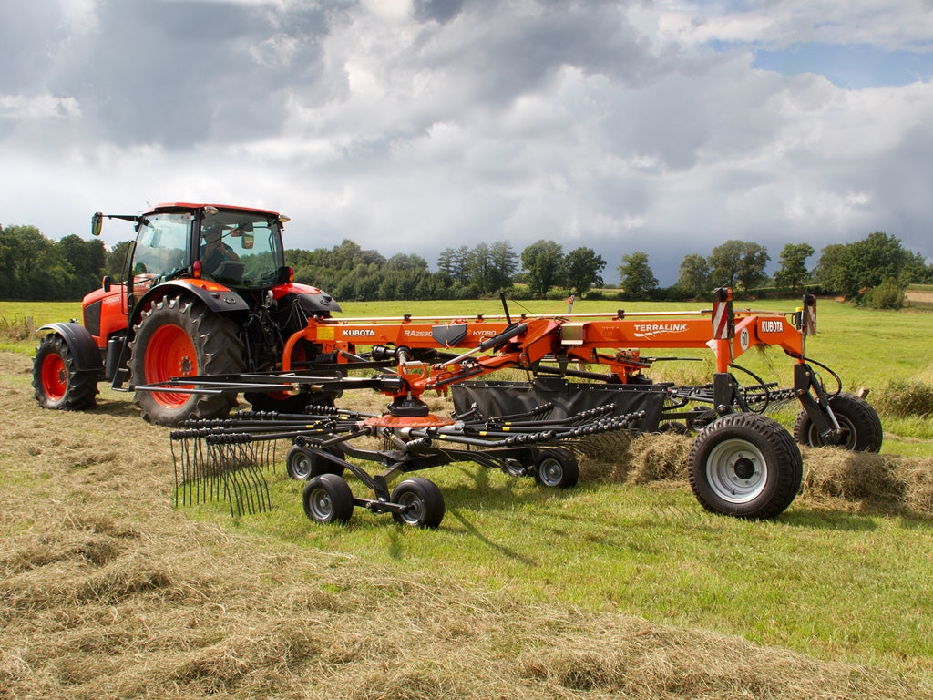 KUBOTA RA2590 HYDRO Pro 9m Twin Rake