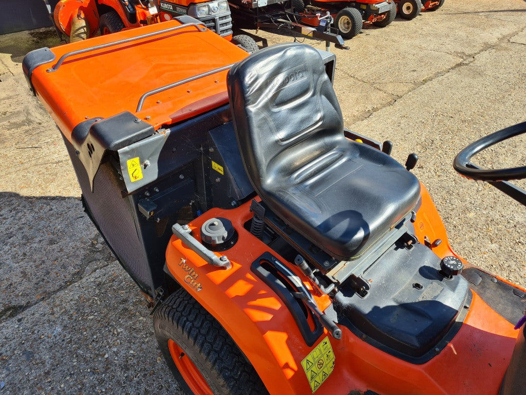 KUBOTA G23 LD (Low Dump) Rideon with 48" Deck - 1622hrs