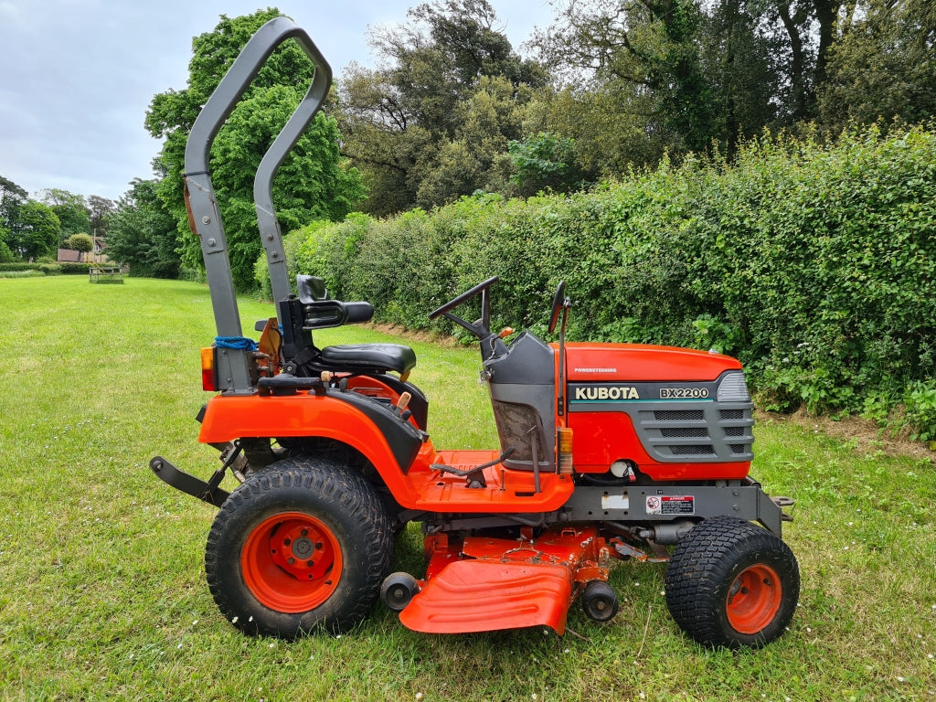 Kubota BX2200 Compact Tractor with 54" Deck - 2700hrs