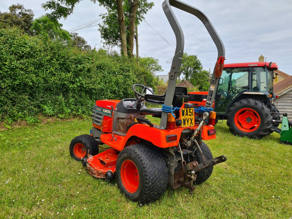 Kubota BX2200 Compact Tractor with 54" Deck - 2700hrs