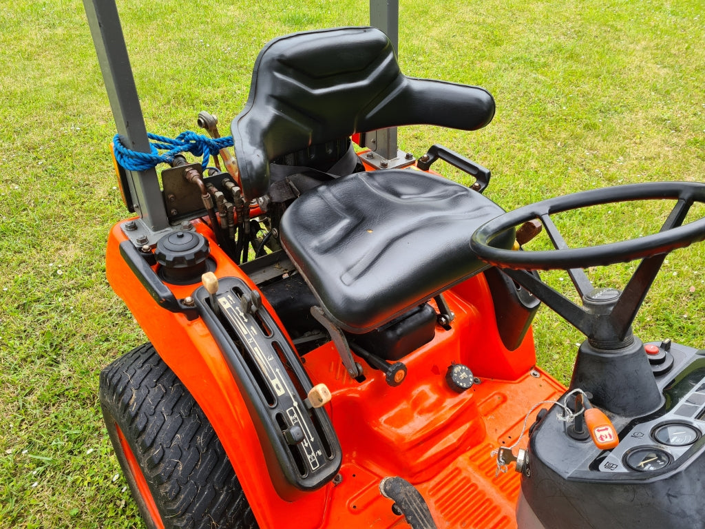 Kubota BX2200 Compact Tractor with 54" Deck - 2700hrs