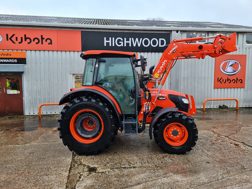 Kubota M4073 74hp Tractor c/w Loader