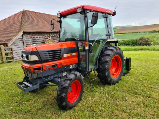 Kubota L3300 4wd Compact Tractor with 3344hrs